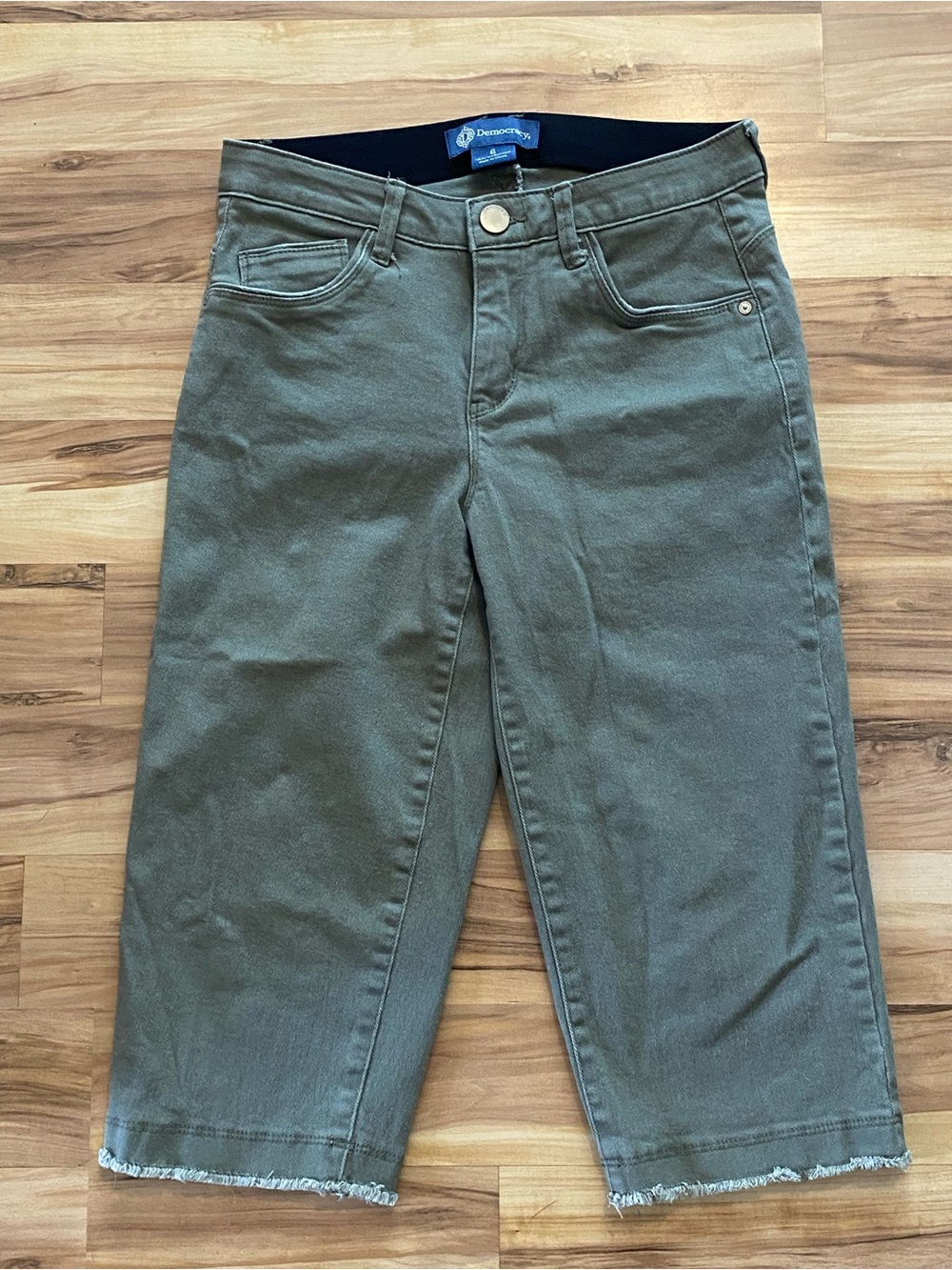 Democracy Olive Capris